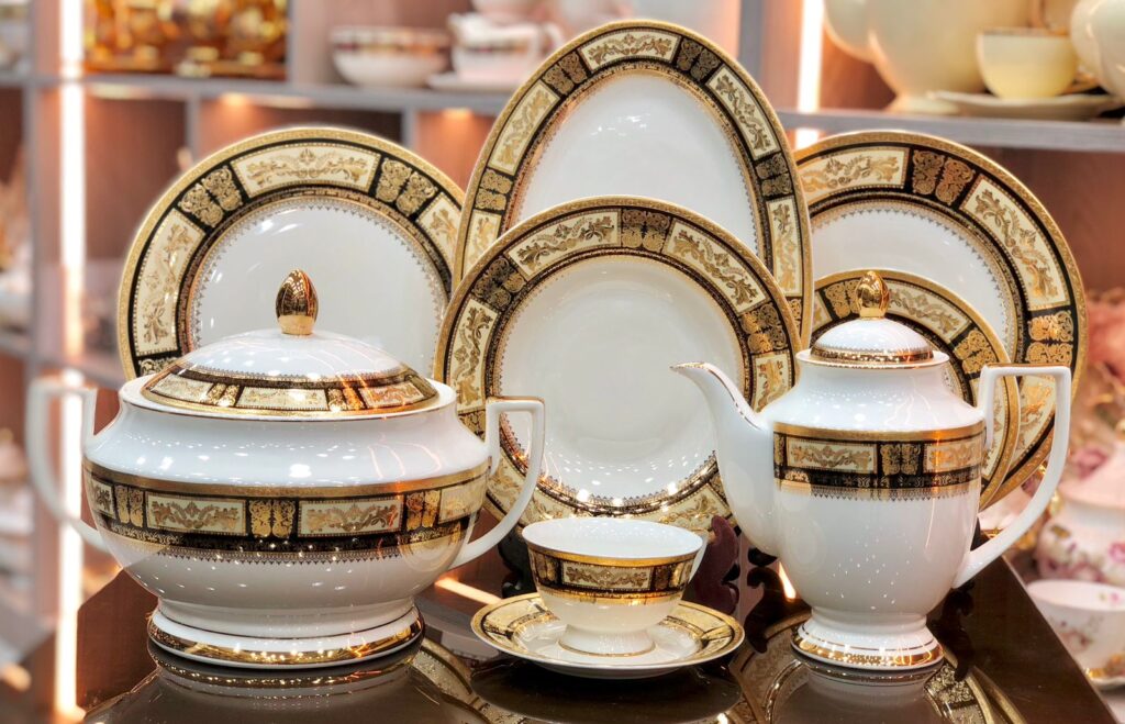 طقم سفره بفاريا الماني 125 قطعه