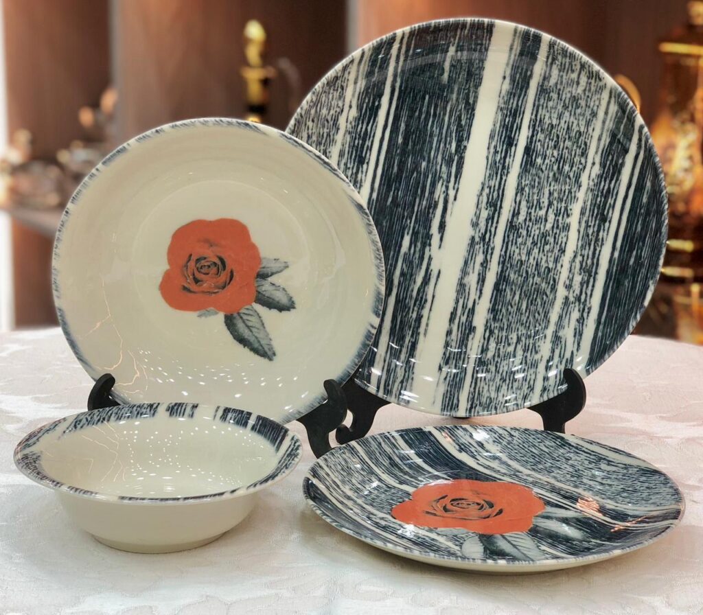 طقم عشاء كوتاهيا بورسيلين تركي 24 قطعه