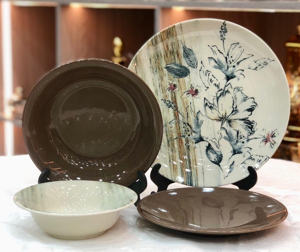 طقم عشاء كوتاهيا بورسلين تركي 24 قطعه