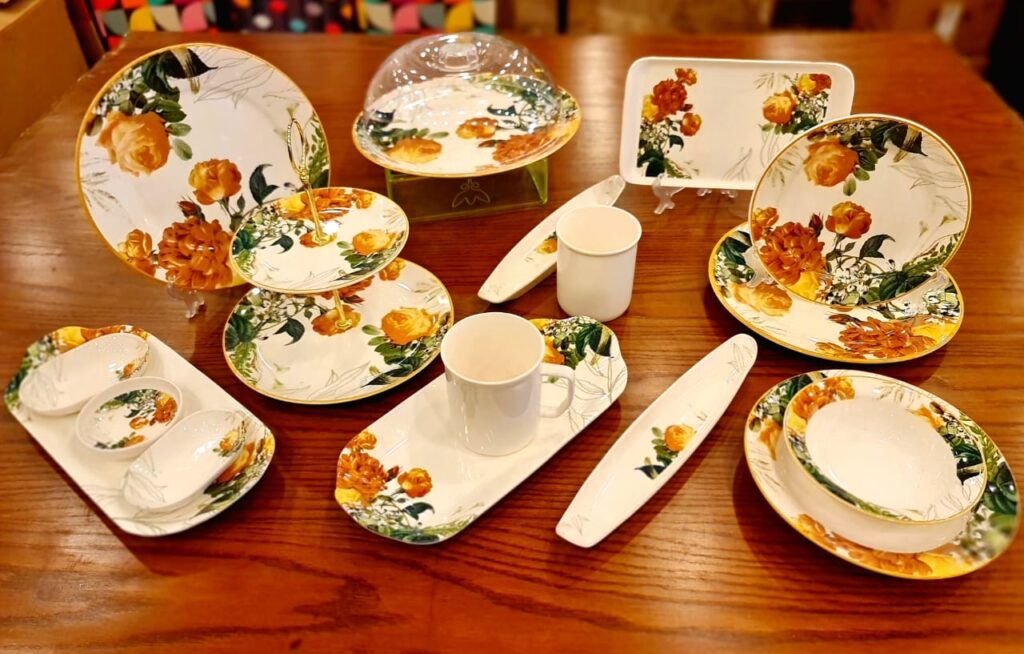 طقم عشاء بورسيلين تركي  43 قطعه