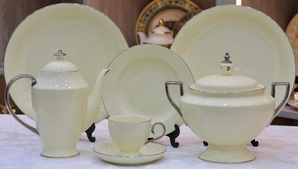 طقم سفره تايلاندى 65 قطعه