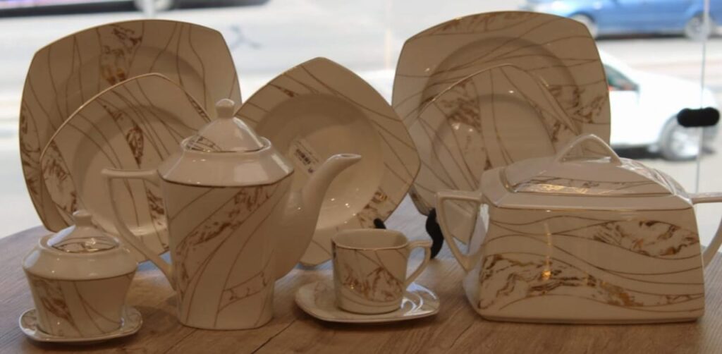 طقم سفره مصري 62 قطعه