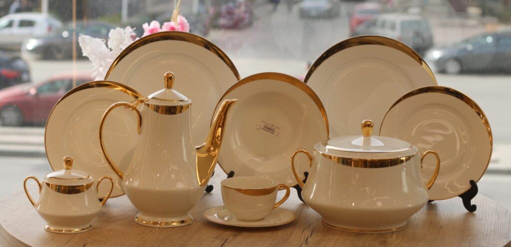 طقم سفره ماليزي 62 قطعه