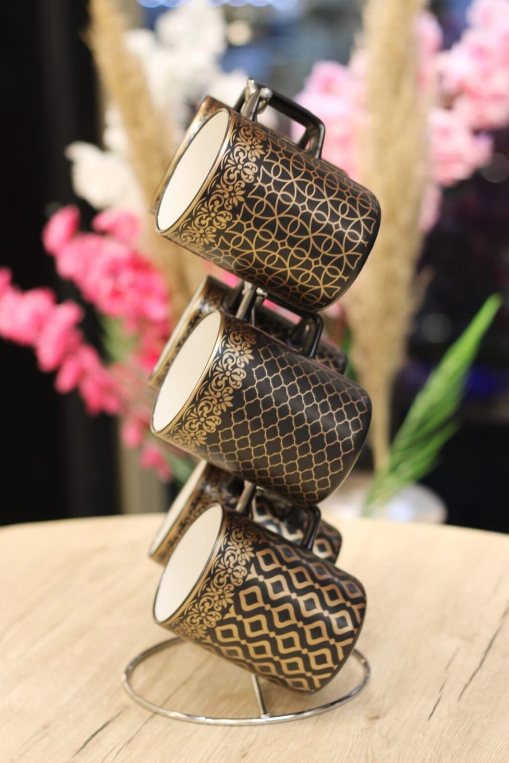 طقم مجات بورسلين 6 قطعه علي حامل معدن