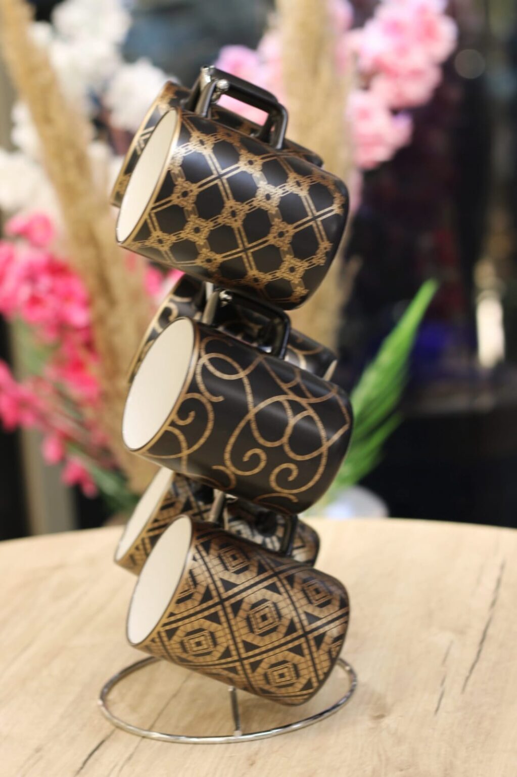 طقم مجات بورسلين 6 قطعه علي حامل معدن